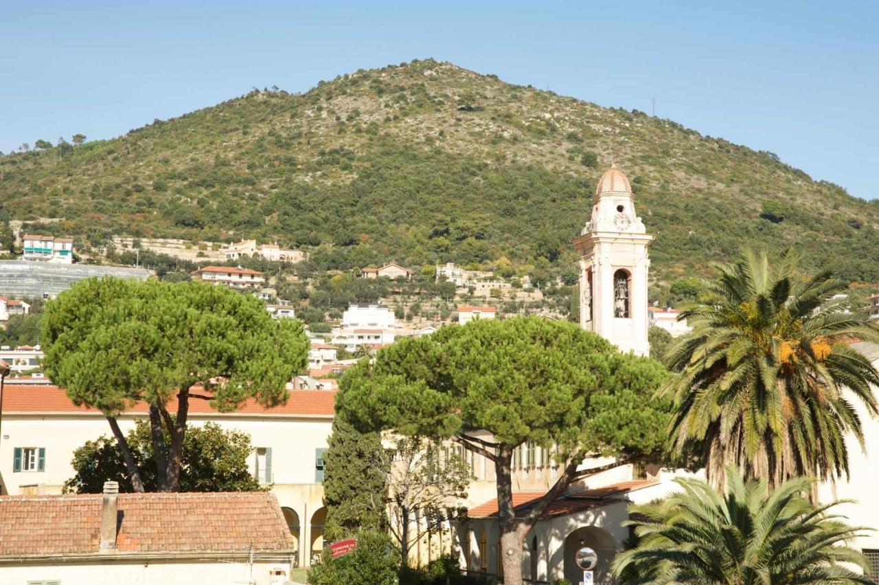 Cipriani 5 Rivieraholiday Pietra Ligure Exterior photo