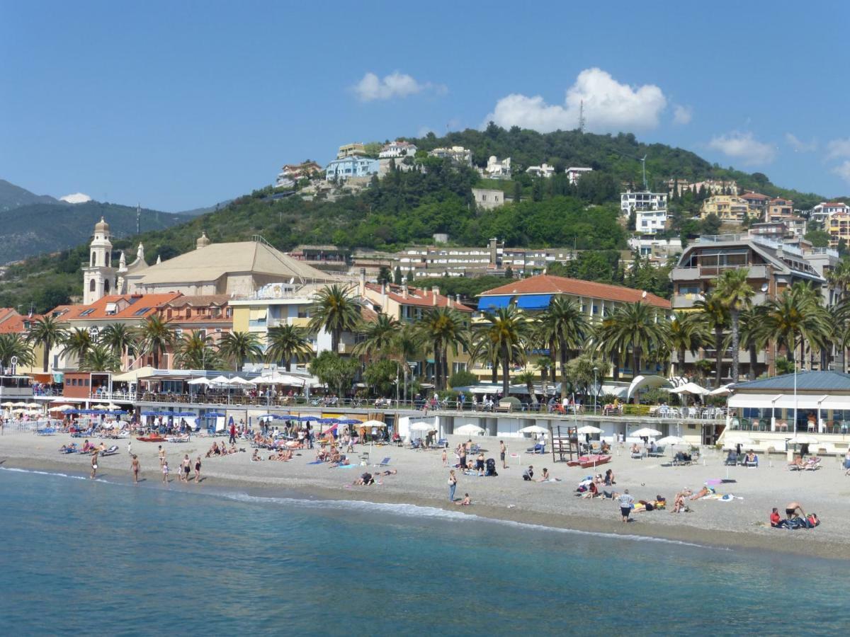 Cipriani 5 Rivieraholiday Pietra Ligure Exterior photo